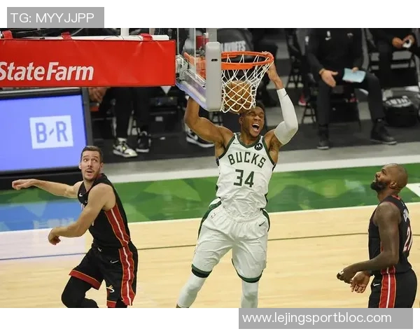 字母哥半场表现受限仅得13分5板3助2断3失误状态堪忧 字母哥半场表现受限仅得13分5板3助2断3失误状态堪忧