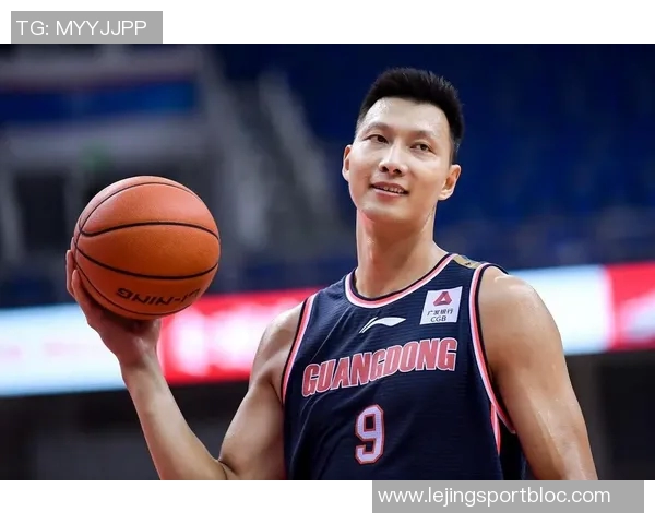 七年前的今天广东男篮球星易建联成功突破CBA万分大关庆祝辉煌成就