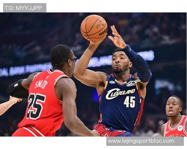 米切尔28投10中砍下28分15篮板8助攻神仙绝平三分令人叹为观止