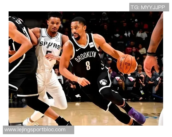 黄蜂队宣布裁掉效力11年的老将后卫丁威迪下一站将何去何从引发关注