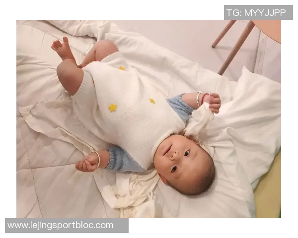 克莱女友甜蜜更新社交媒体秀恩爱我的宝贝我的宝贝让单身狗心碎