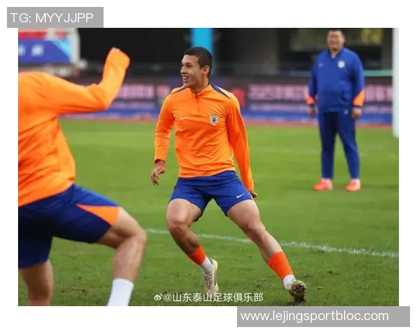 山东泰山队出发武汉备战中超收官战全力争胜迎接武汉三镇挑战