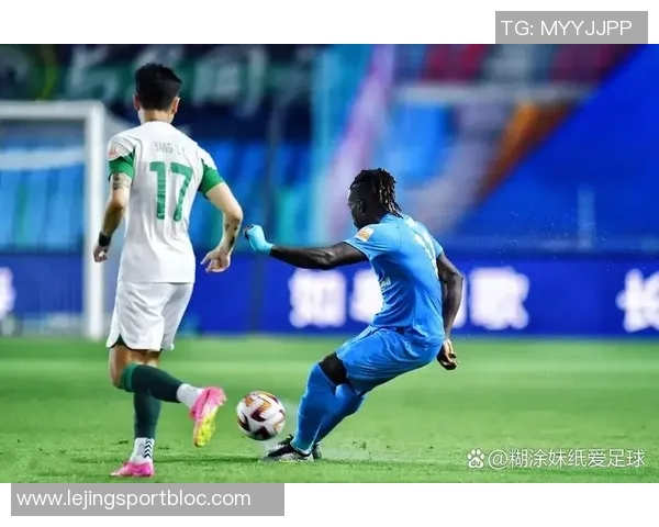 李新翔精彩穿裆过人后推射远角破门助海港4-2领先海牛