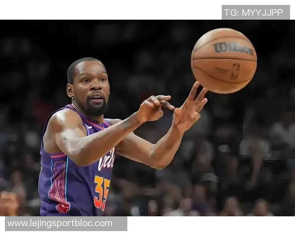 杜兰特强调沟通在逆转胜利中的关键作用与球队团结的重要性